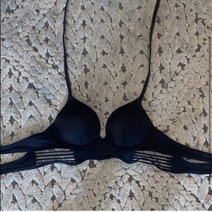 Victoria’s Secret longline bombshell Bikini